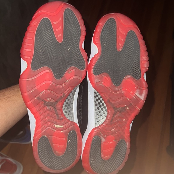Men’s Jordan Retro 11 “Bred” - Picture 4 of 5